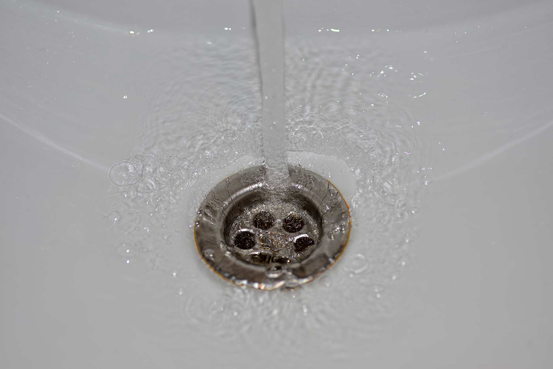 A2B Drains provides services to unblock blocked sinks and drains for properties in Snaresbrook.